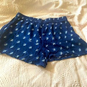 Hinge blue shorts